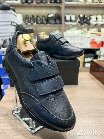 Кроссовки новые натуральная кожа