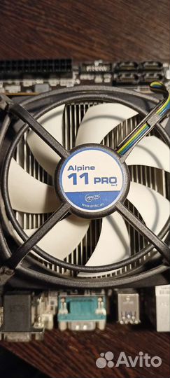 Материнская плата с процессором и памятью