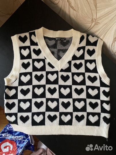 Жилетка Shein в сердечко