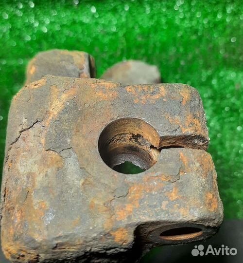 Кулак задний правый Ниссан Патфайндер R51