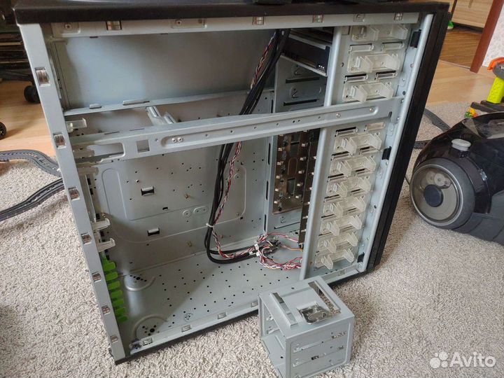 Продается корпус Thermaltake Armor LCS