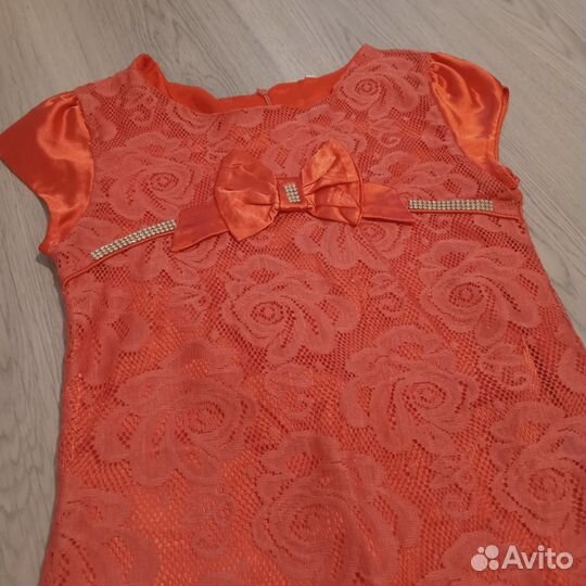 Платье на девочку 150