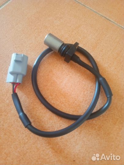 Датчик положения коленвала Тойота Хайлюкс новый