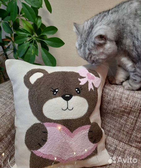 Подушка декоративная ручная ковровая вышивка