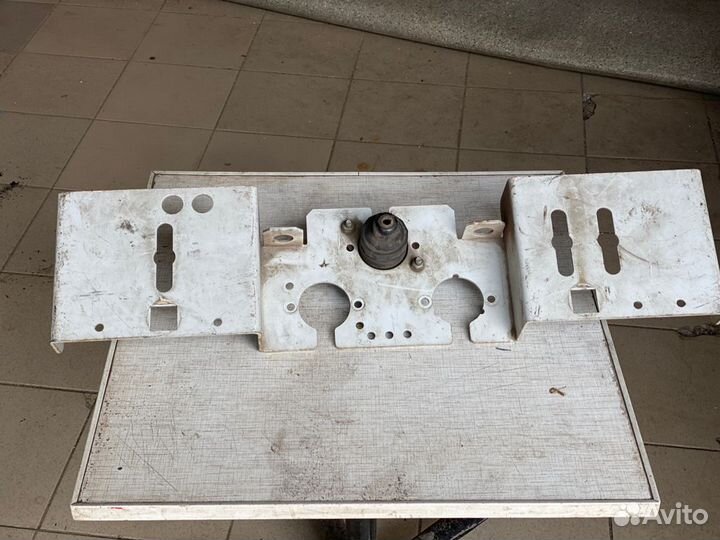 Кронштейн розетки полуприцеп Шмитц