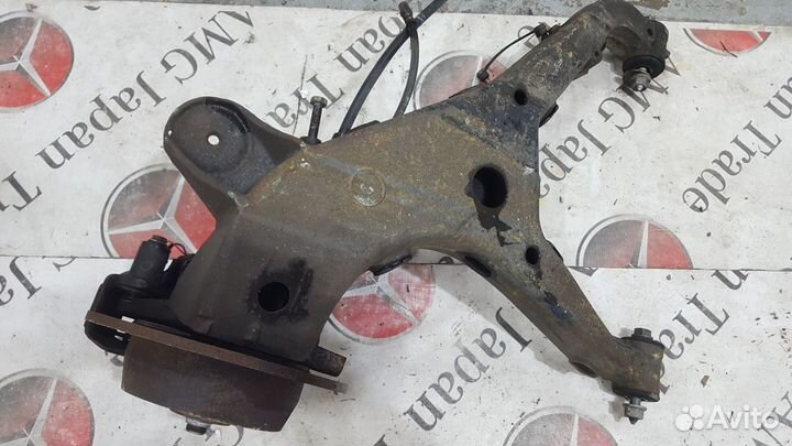 Ступица задняя в сборе с рычагом на Mercedes W638