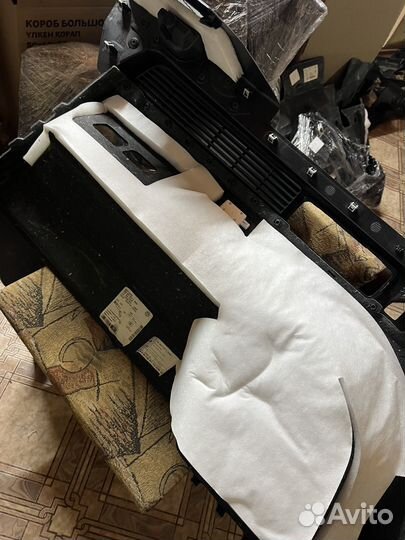 Обшивка багажника Таурег 3