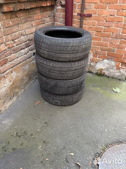 Bridgestone Blizzak VRX 215/55 R17 94VR