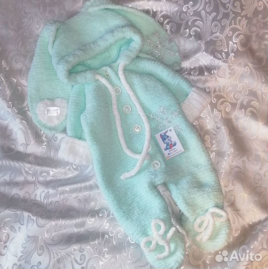 Вязаный детский комбинезон на рост 62-68 см