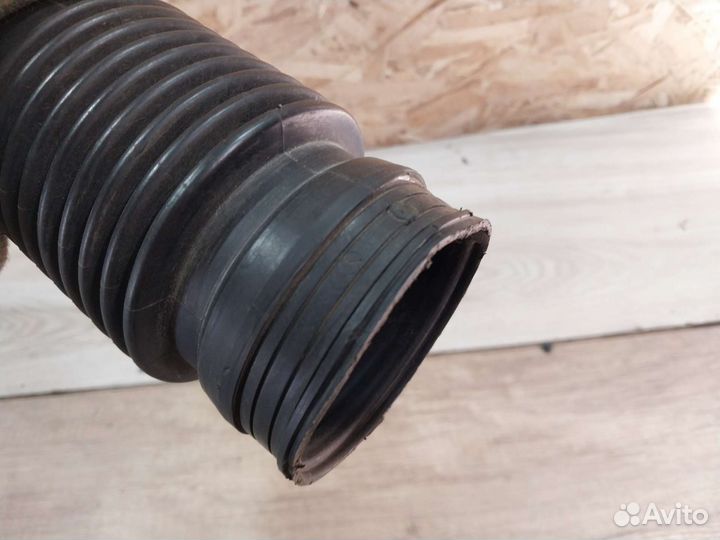 Патрубок воздушного фильтра Renault Megan 2 1.6K4M