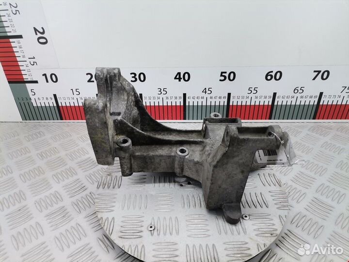 Кронштейн генератора Ford Focus 1