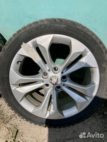 Литые диски R17 5x112 BMW Double Spoke 564/VAG