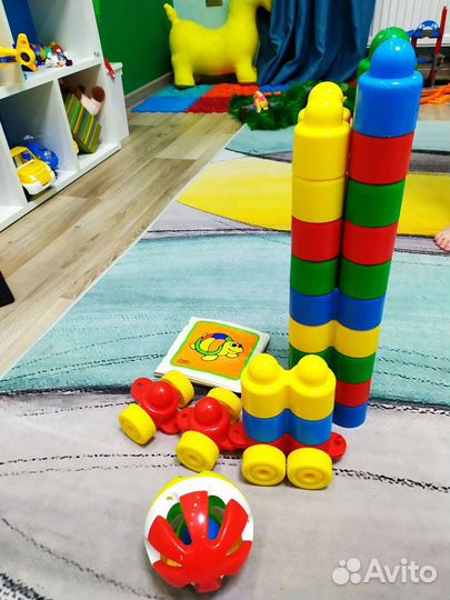 Развивающие игрушки (конструктор)