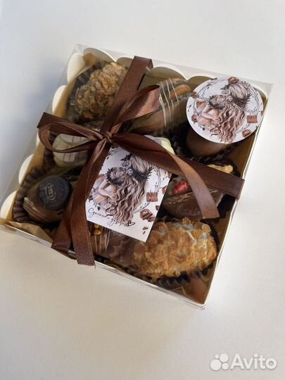 Финики в шоколаде с начинкой из цельных орехов