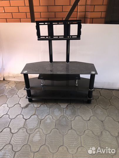 Стеклянная тумба под тв с кронштейном