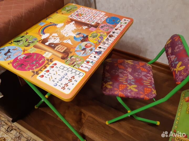 Детский столик