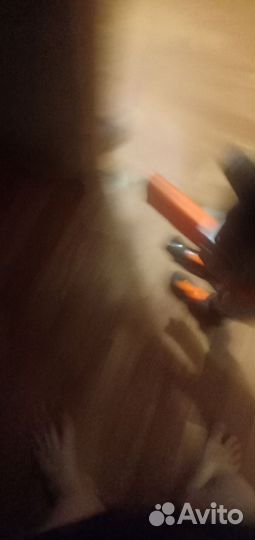 Пистолет на батарейках стреляет