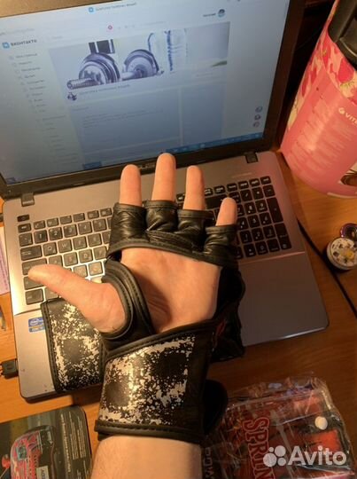 Перчатки для единоборств