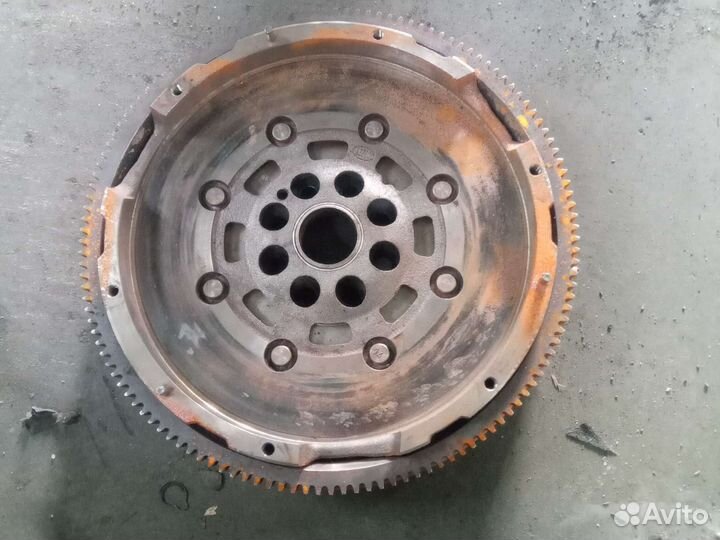 Двухмассовый маховик passat б6