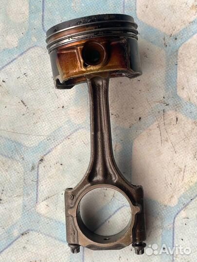 Поршень в сборе с шатуном 06D107066D
