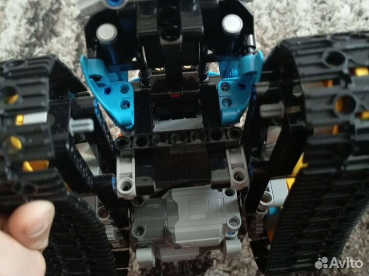 Машина на радиоуправлении lego