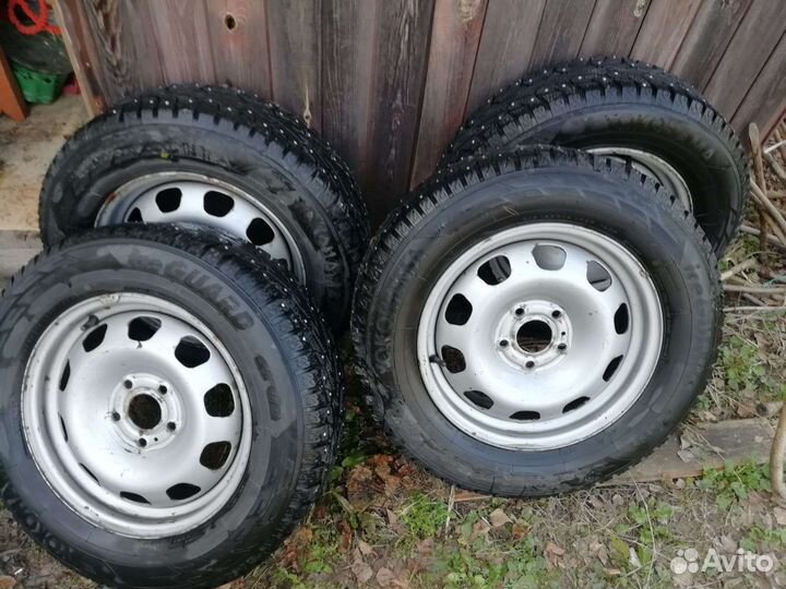 R16 Yokohama Ice Guard Stud IG55 215/65, PCD 5x114.3 DIA 66.1