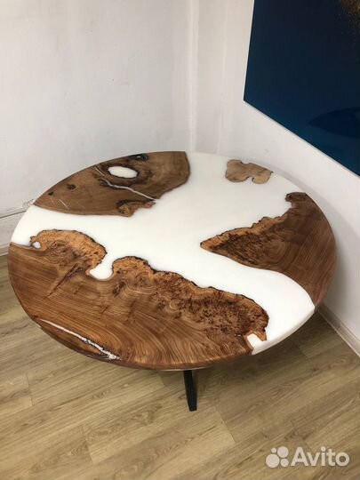 Круглый стол из эпоксидной смолы 1.2м