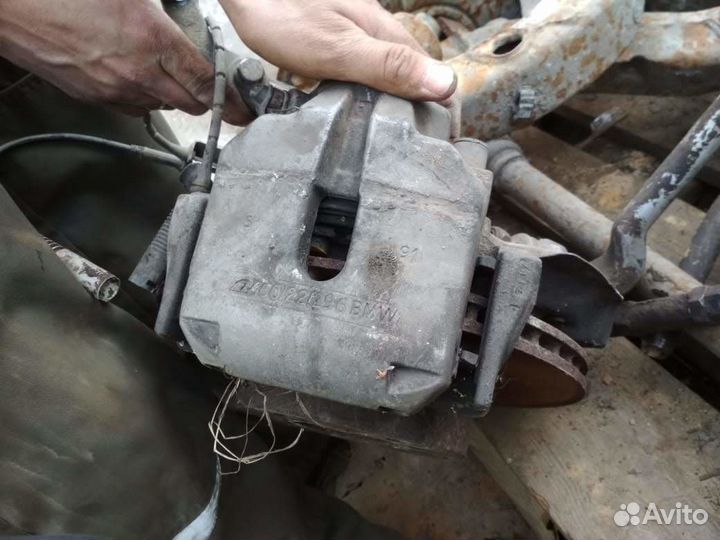 Bmw e39 суппорт тормозной