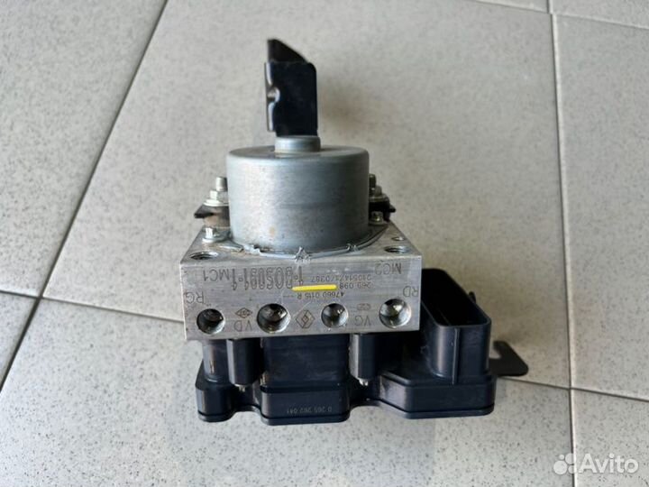 Блок абс (насос) Renault Duster пробег 47.000км