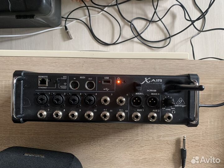 Цифровой микшер behringer XR 12