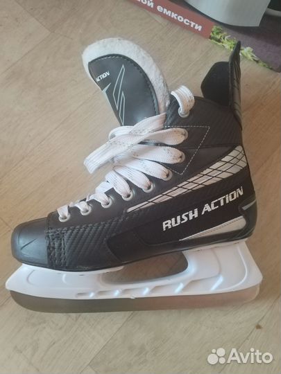 Коньки хоккейные