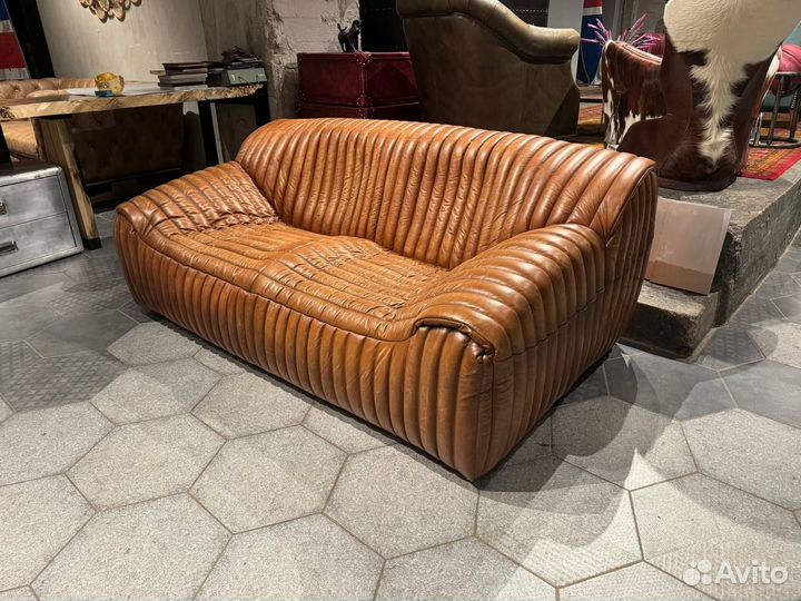 Двухместный прямой кожаный диван Thutsi