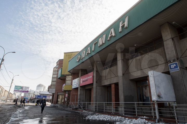 Торговое помещение на первой линии в центре с ндс