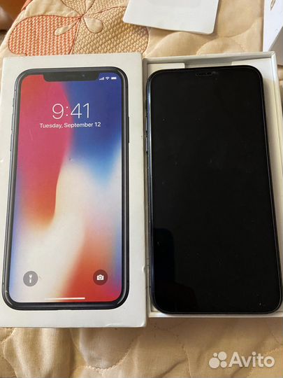 Телефон iPhone 10