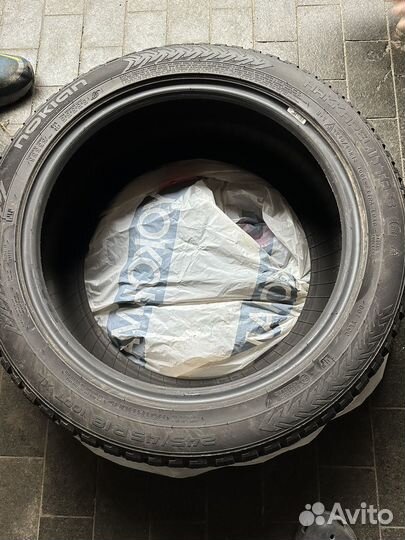 Nokian Tyres Hakkapeliitta 8 245/45 R18 100VR