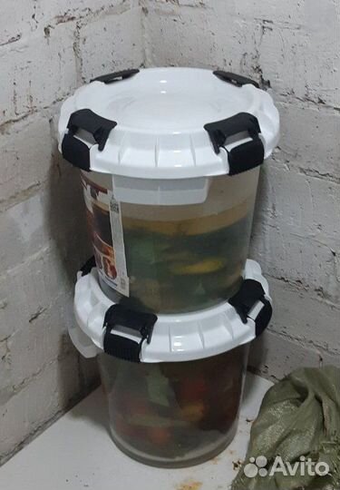 Бочка пищевая с гнётом и герметичной крышкой 20л