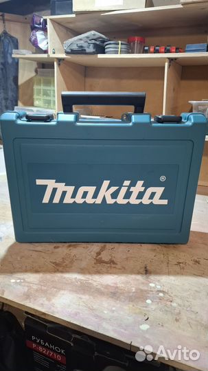 Перфоратор makita HR 2470