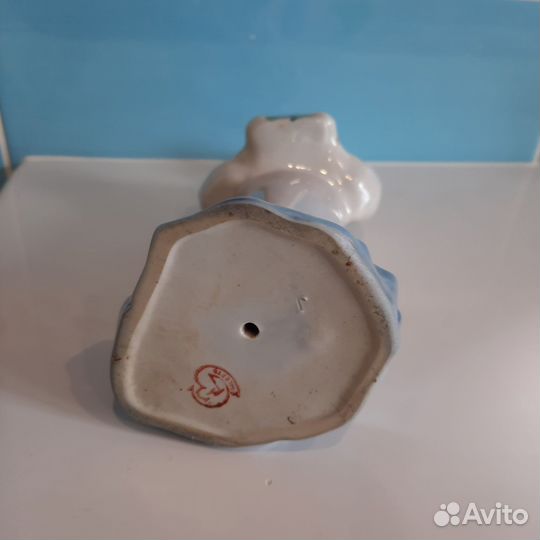 Фарфоровая статуэтка 
