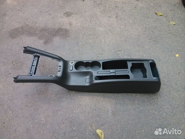 Тоннель центральная консоль. Центральная консоль ваз 2112. Консоль форд фокус 2. Облицовка кожуха кпп нива-шевроле 2123-5109154-55. Консоль передней панели на ниссан санни 2001.