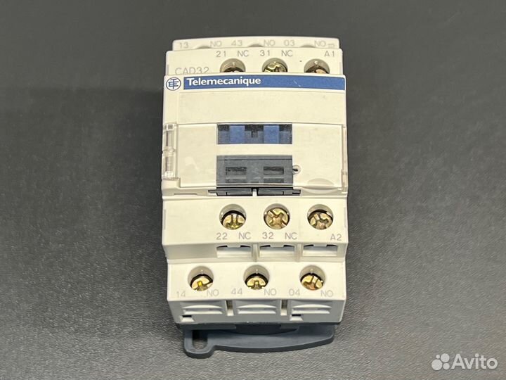 Schneider CAD32M7 Реле, новое, с хранения, 8 шт