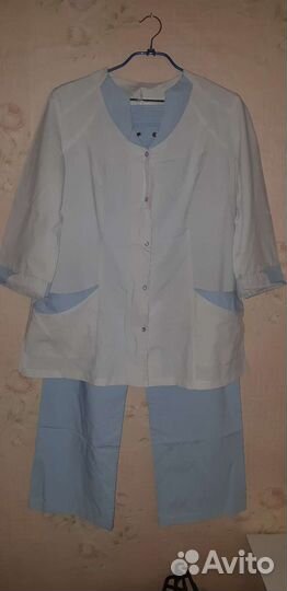 Медицинский костюм и халаты