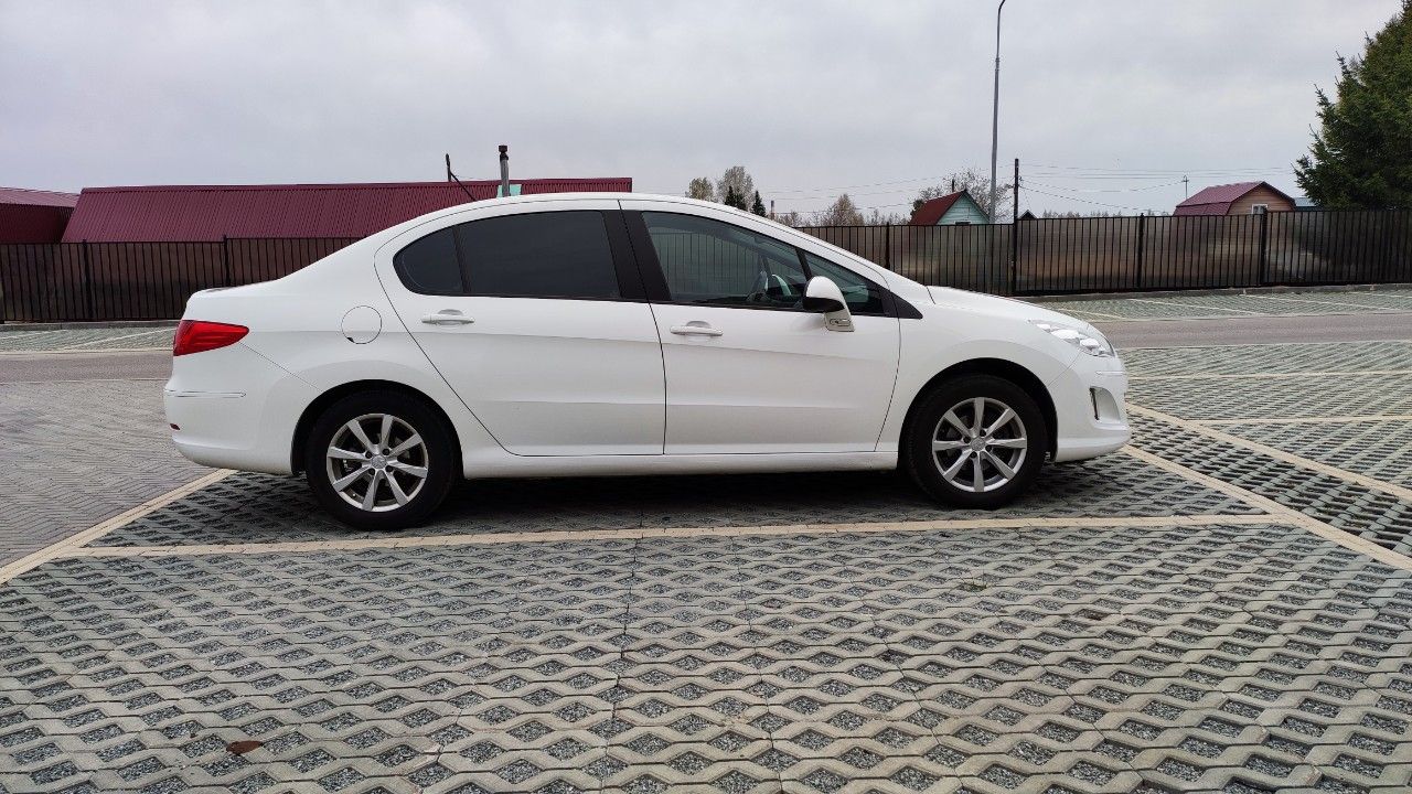Peugeot 408: фото владельца