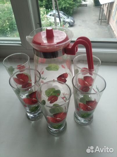 Графин и 5 стаканчиков