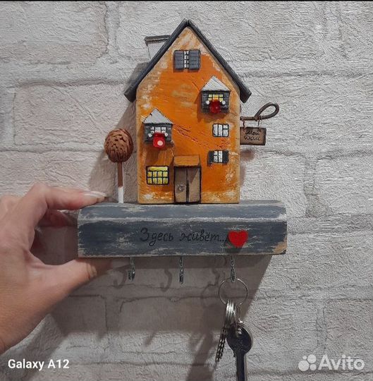 Ключница настенная из дерева