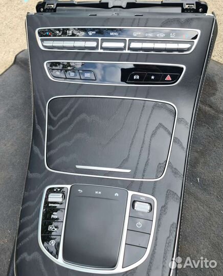 Подлокотник Mercedes W213 рест