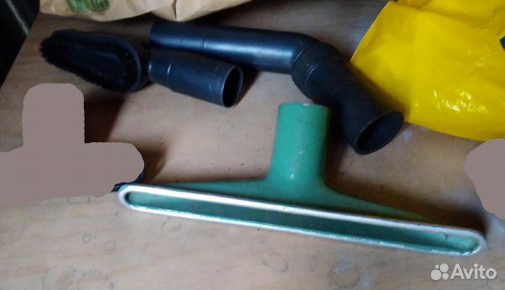 Шланг, трубы, шётки насадки на пылесос