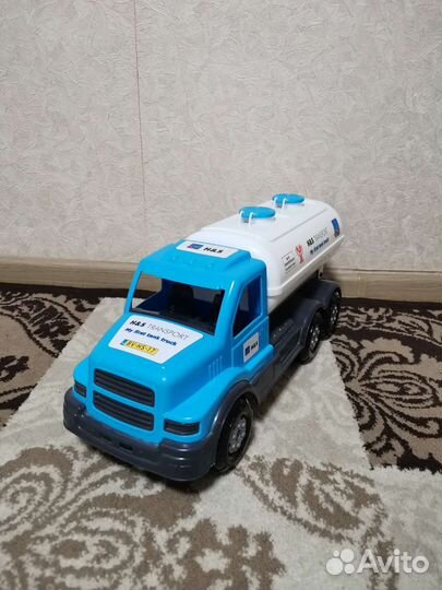 Игрушка машинка грузовик