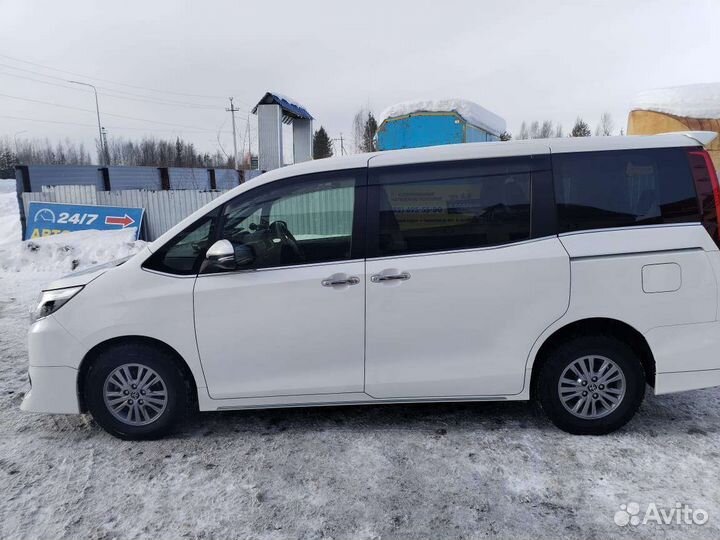 Toyota Esquire 2.0 CVT, 2015, 150 000 км