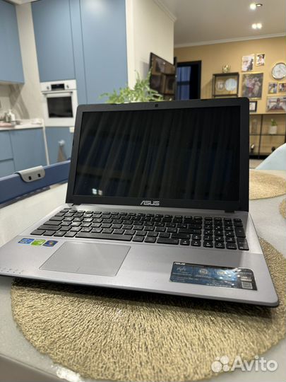 Ноутбук Asus X550C