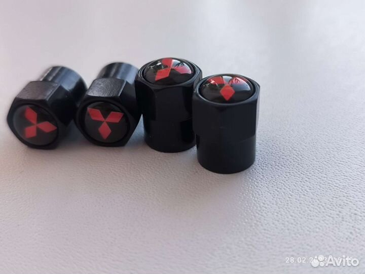 Колпачки на колёса Мицубиси